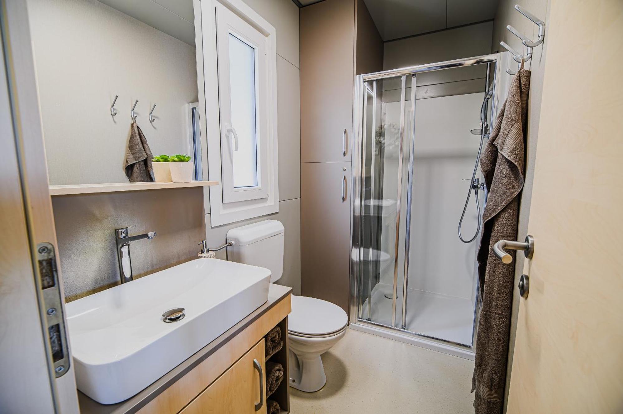 Deluxe Lake View Mobile Homes With Thermal Riviera Tickets Чатеж-об-Сави Экстерьер фото