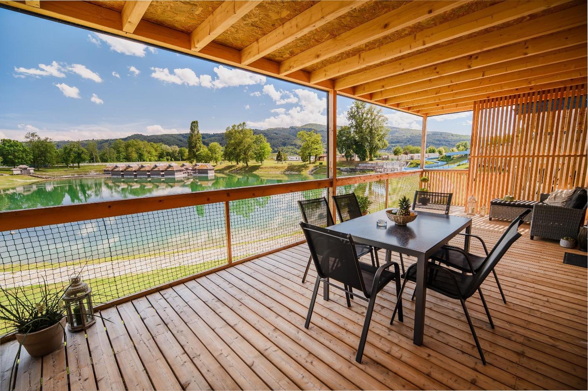 Deluxe Lake View Mobile Homes With Thermal Riviera Tickets Чатеж-об-Сави Экстерьер фото